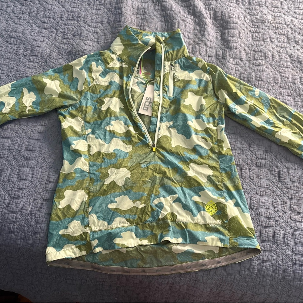Stio Women's Long-Sleeve Weather protection - Green & Teal Camo